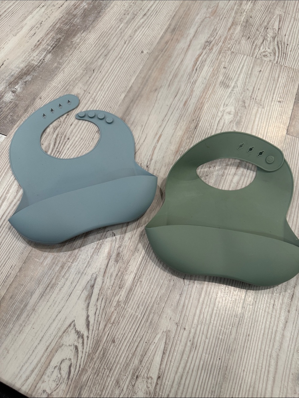 Silicone Catch-All Bibs for Kids — Blue & Green
